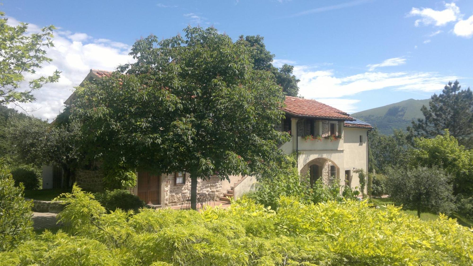 Casale Degli Ulivi Gualdo Tadino Exterior foto